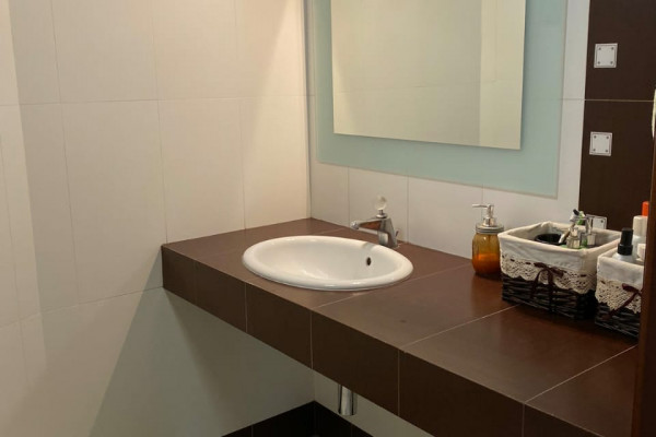 Отдельно стоящее здание в историческом центре Львова